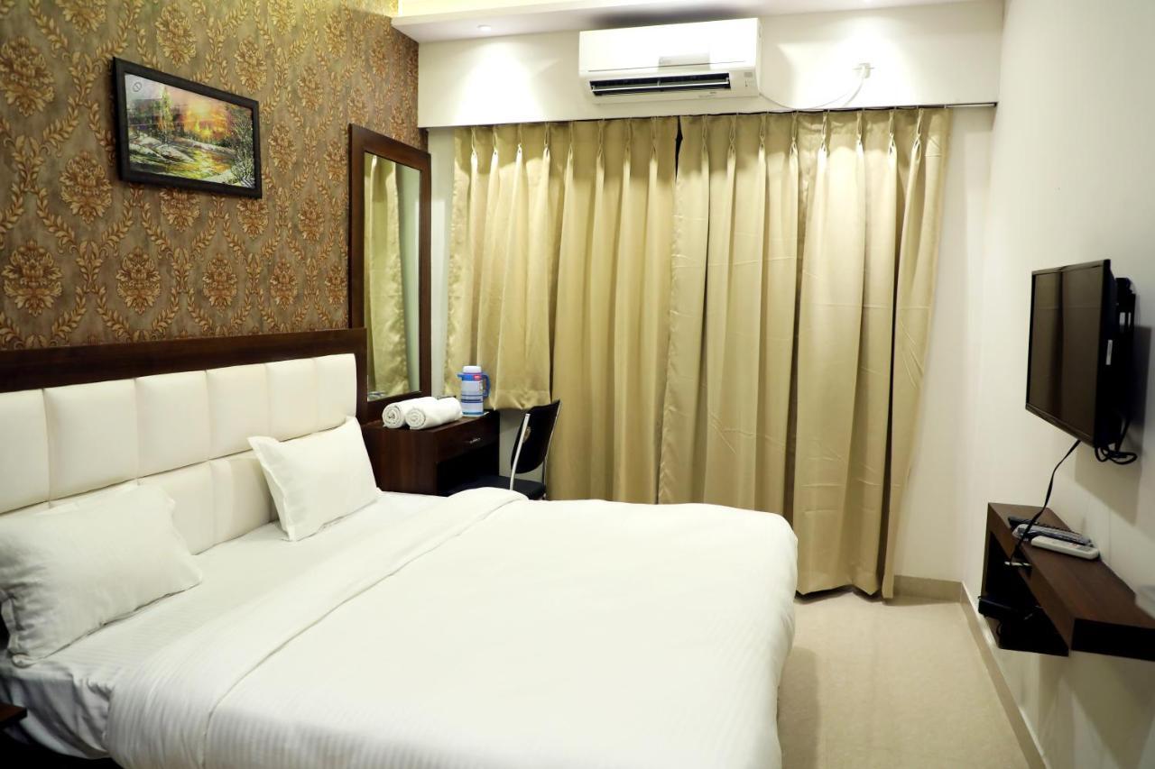 Hotel Golden Crown
