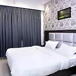 Hotel Golden Crown